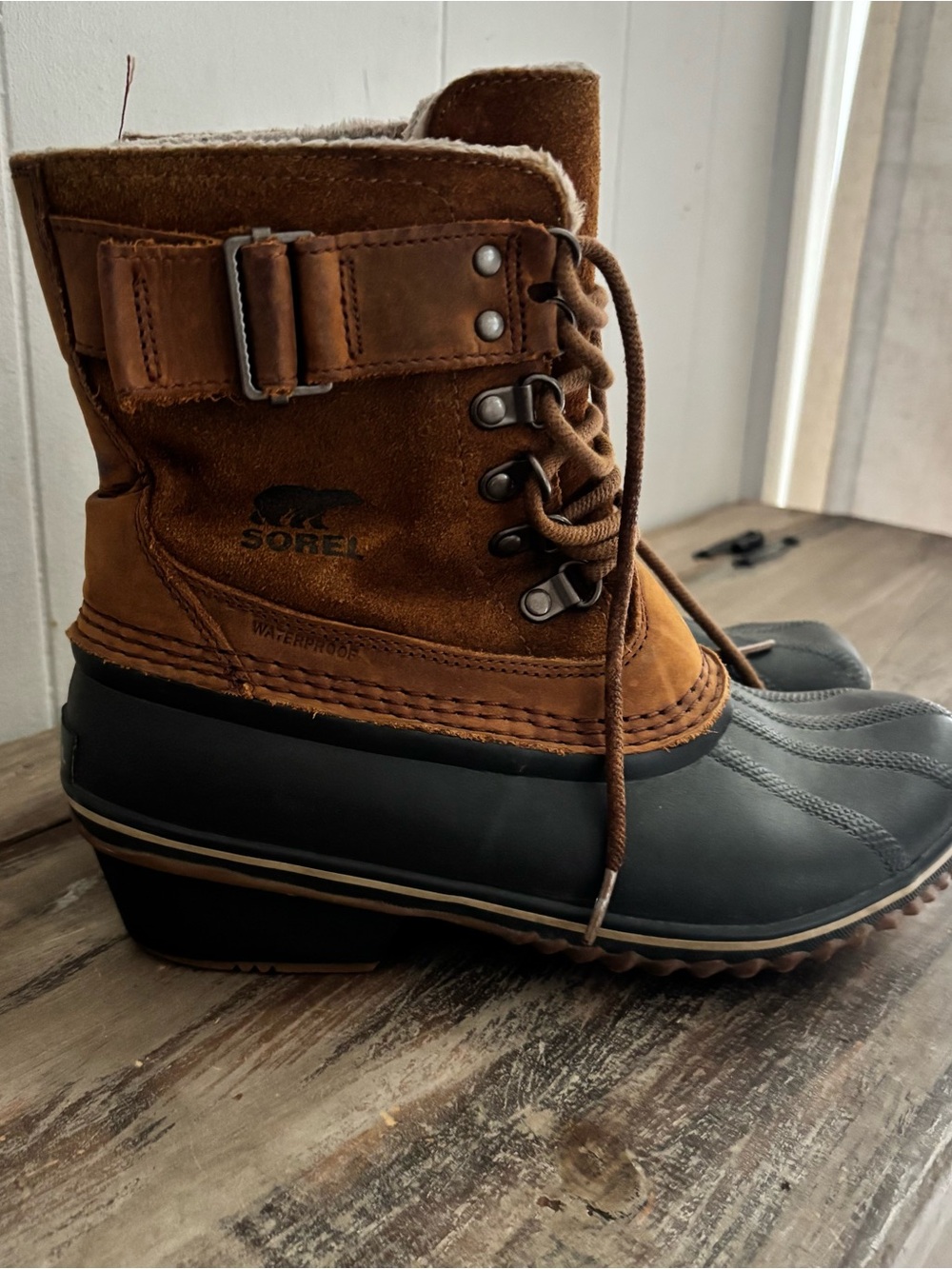 Sorel Women's Winter Fancy Lace II Boots in the Elk/Grizzly Bear Sz 8